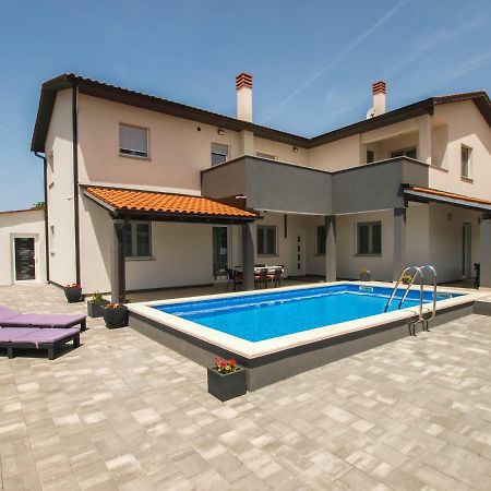 4 Stars Apartments-Pikula Fažana Esterno foto