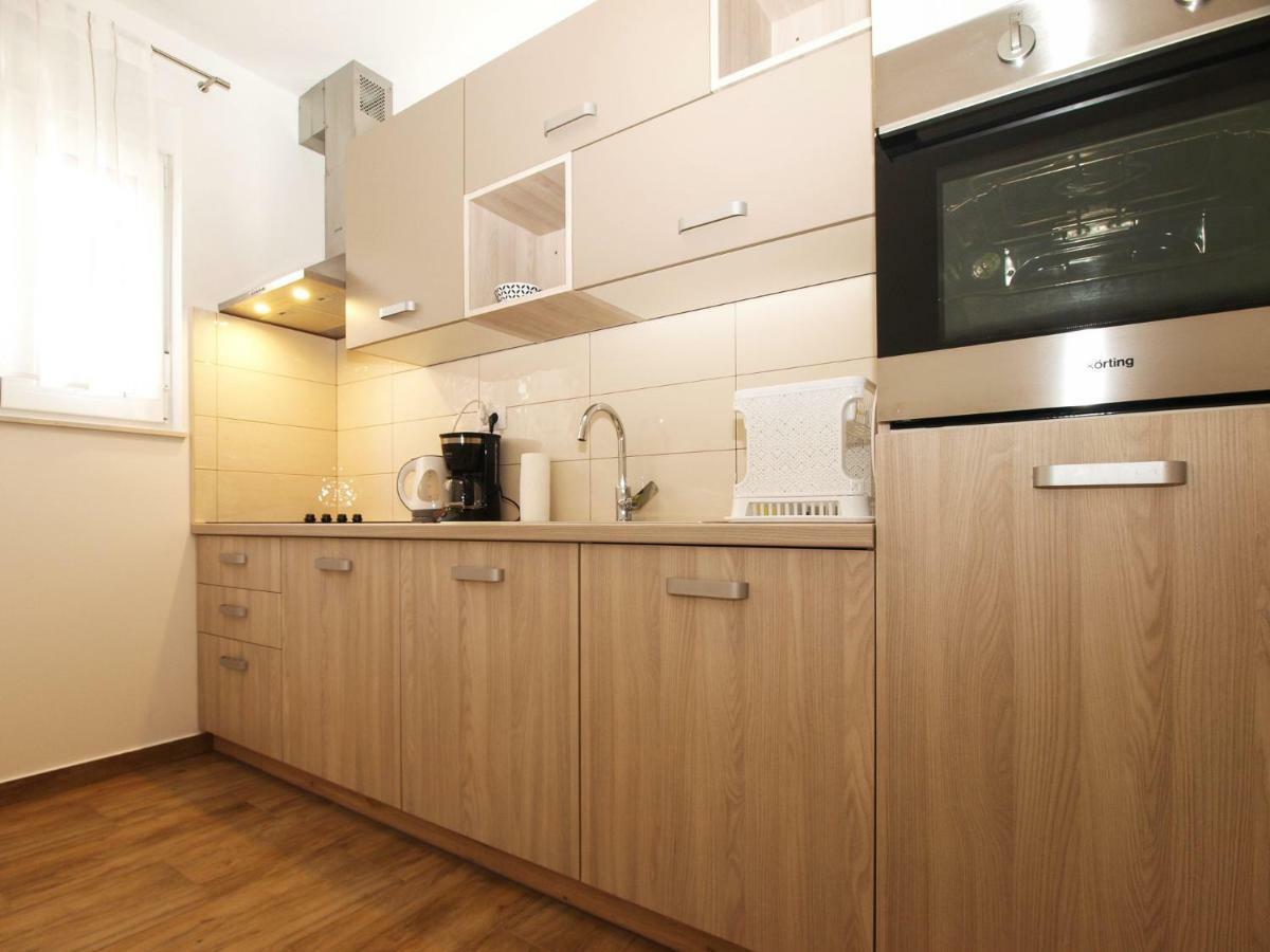 4 Stars Apartments-Pikula Fažana Esterno foto