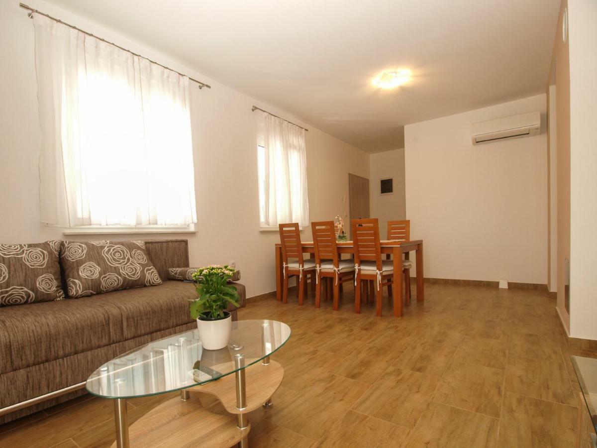 4 Stars Apartments-Pikula Fažana Esterno foto