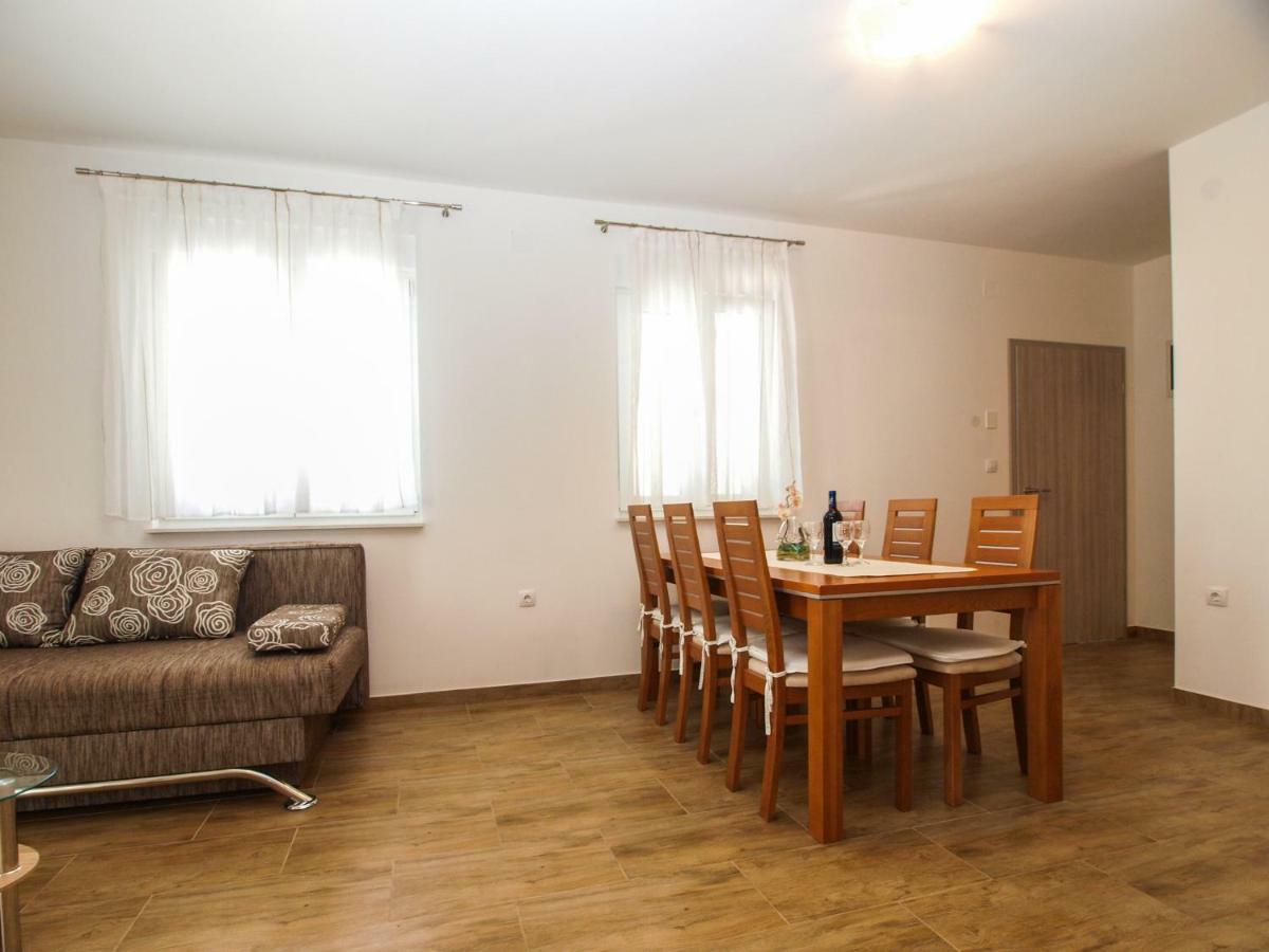 4 Stars Apartments-Pikula Fažana Esterno foto