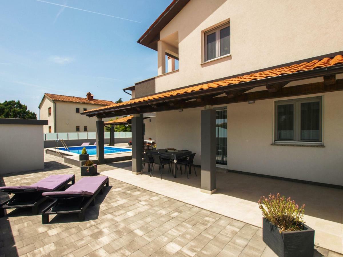 4 Stars Apartments-Pikula Fažana Esterno foto