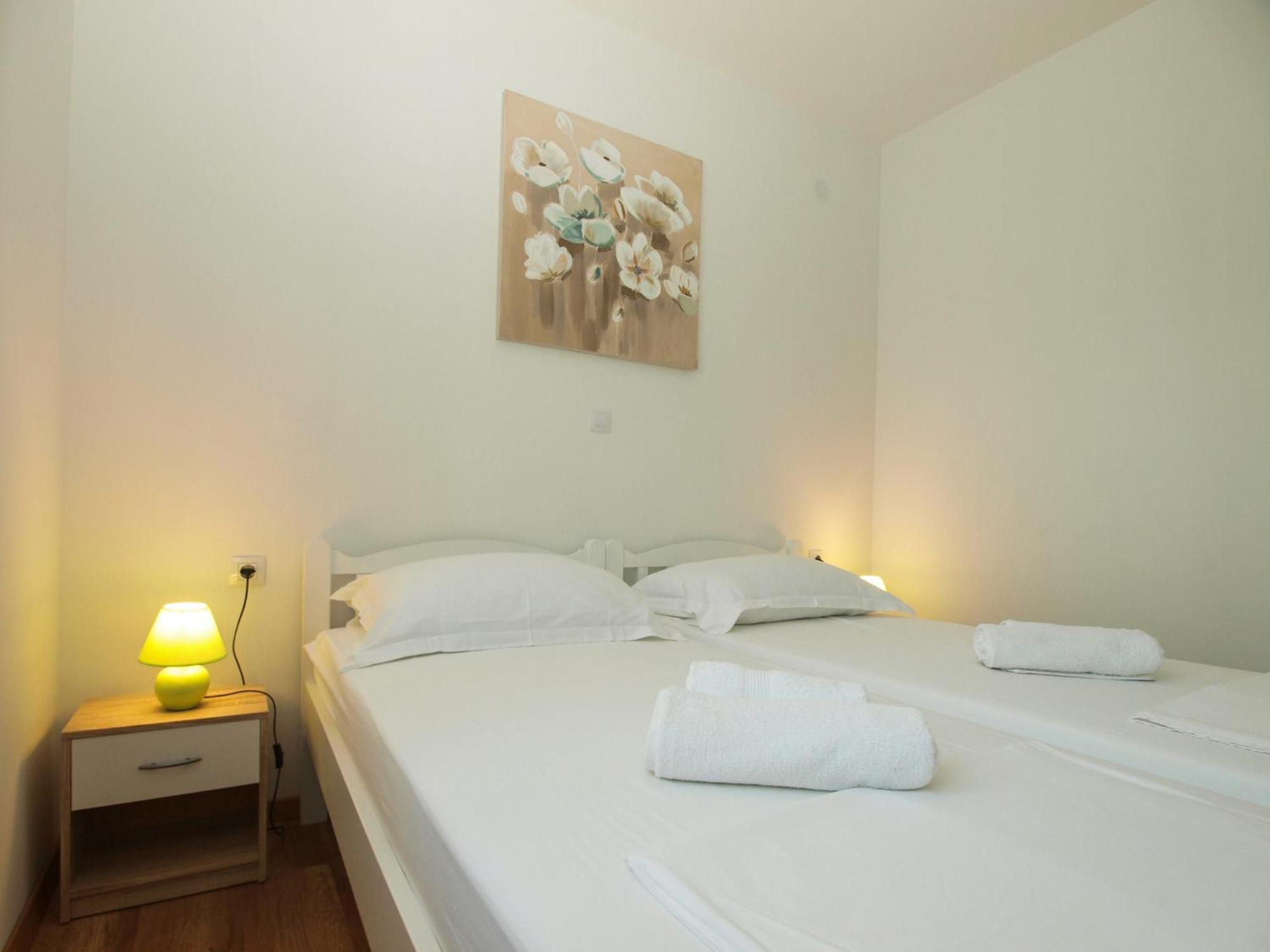4 Stars Apartments-Pikula Fažana Esterno foto