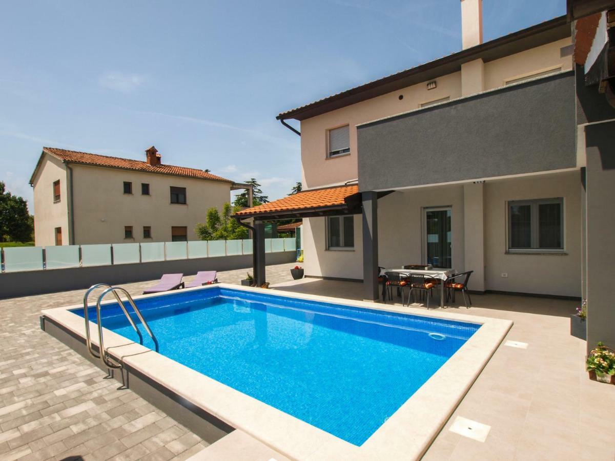 4 Stars Apartments-Pikula Fažana Esterno foto