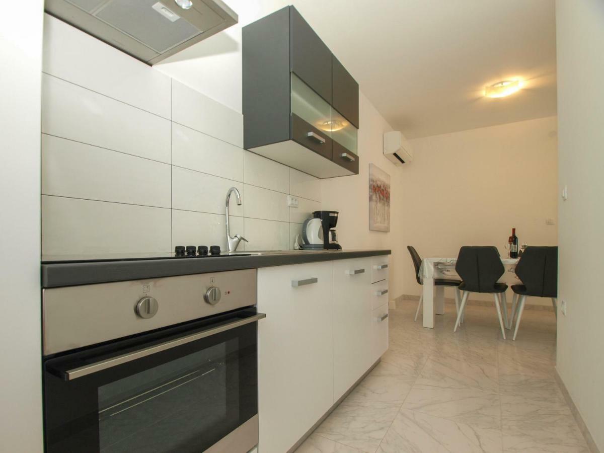 4 Stars Apartments-Pikula Fažana Esterno foto