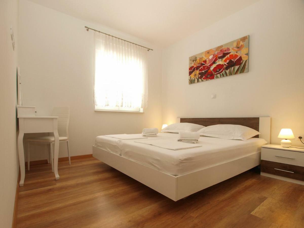 4 Stars Apartments-Pikula Fažana Esterno foto