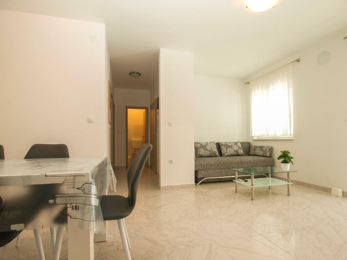 4 Stars Apartments-Pikula Fažana Esterno foto
