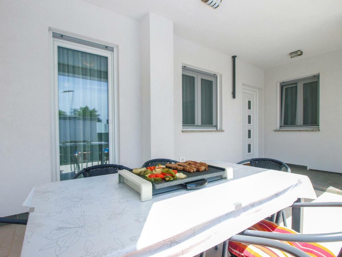 4 Stars Apartments-Pikula Fažana Esterno foto