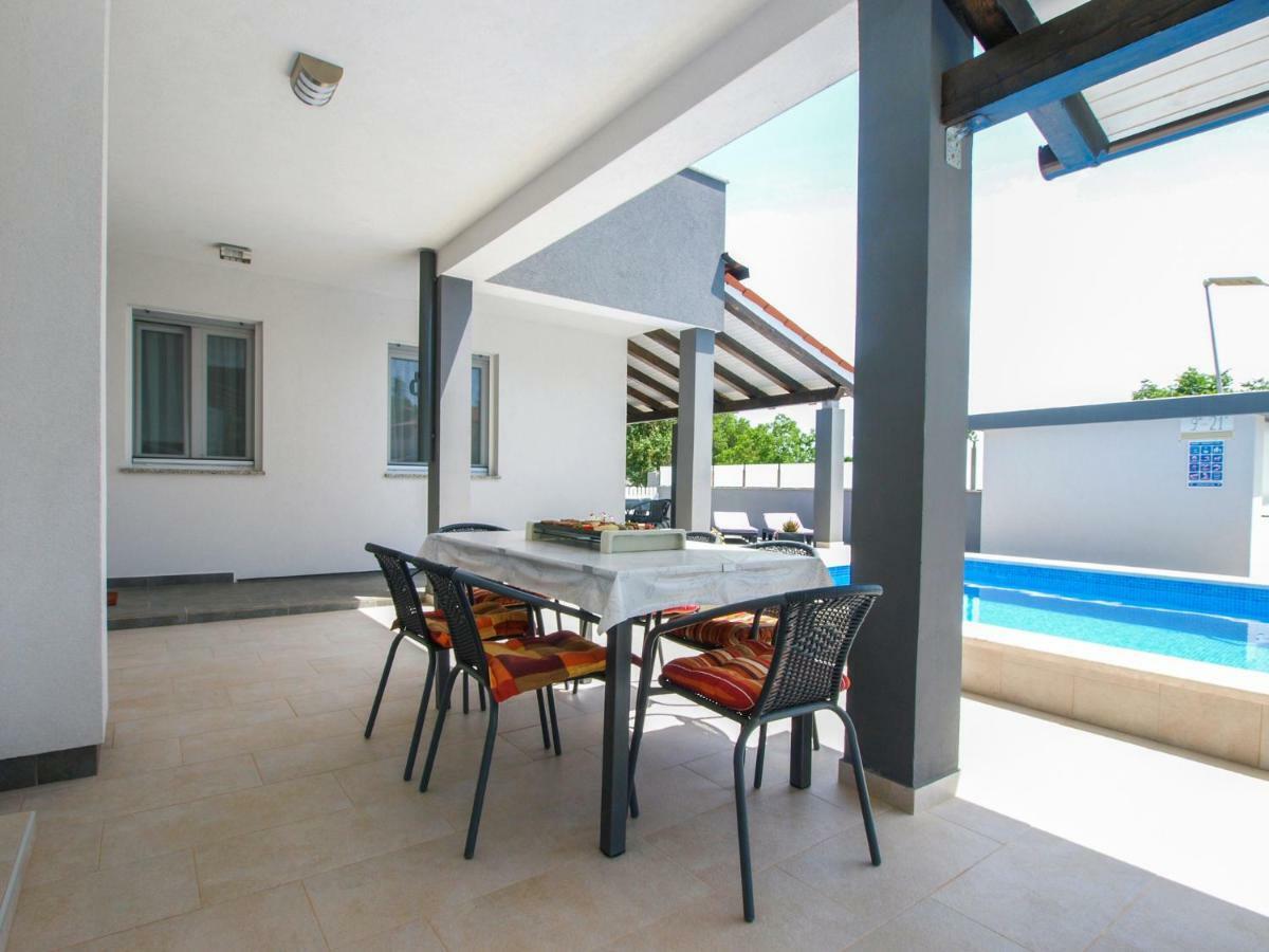 4 Stars Apartments-Pikula Fažana Esterno foto