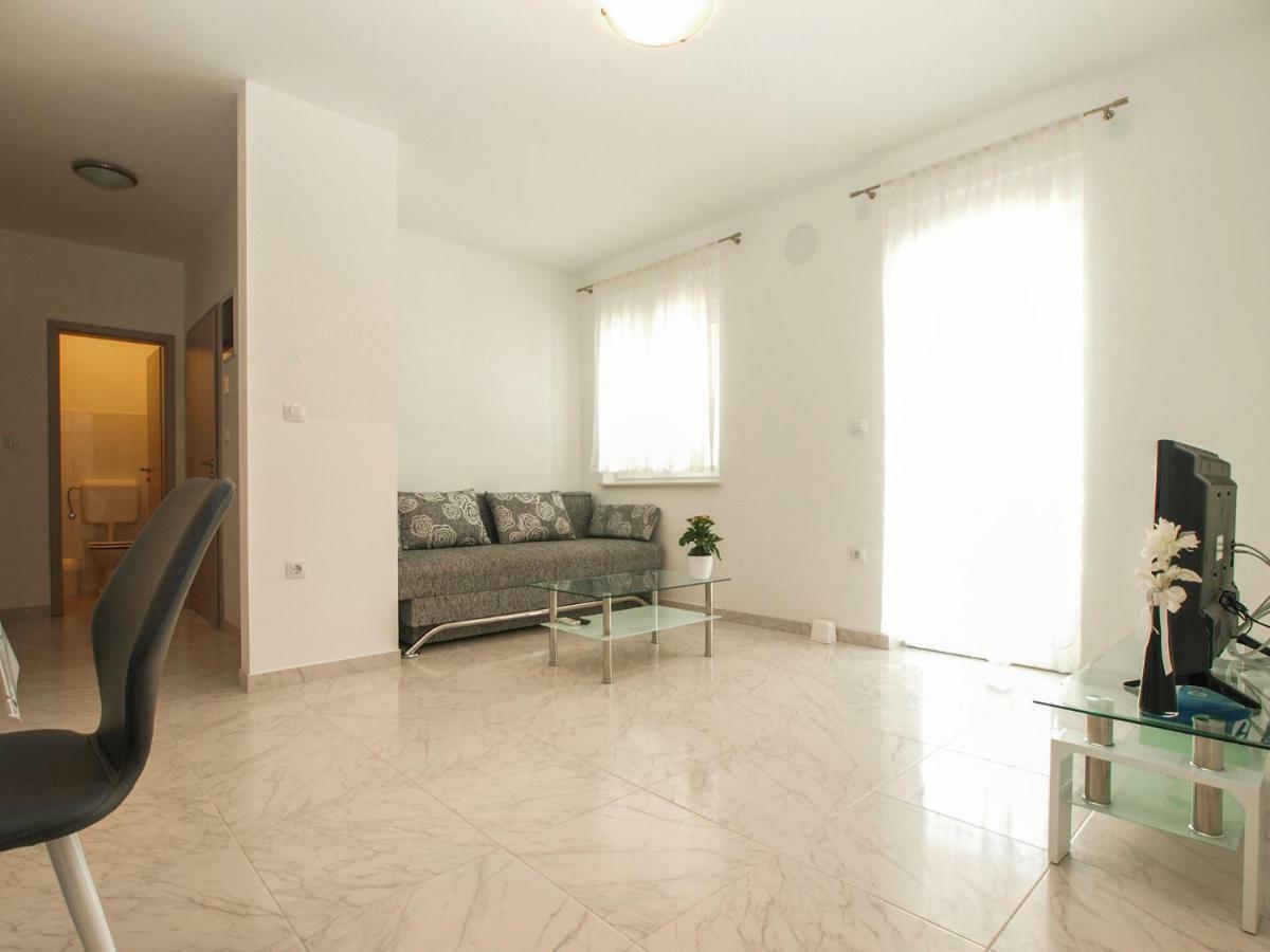 4 Stars Apartments-Pikula Fažana Esterno foto