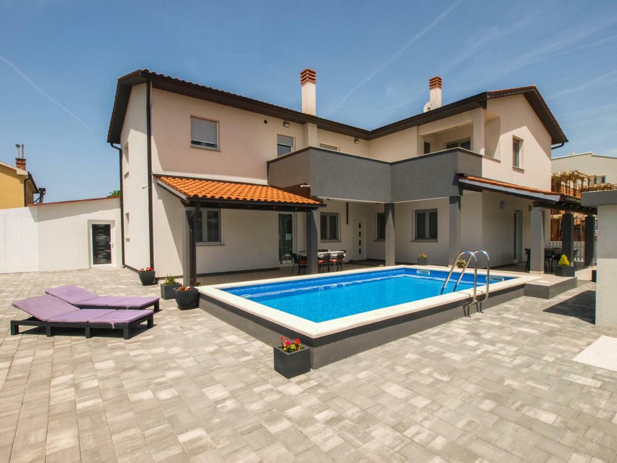 4 Stars Apartments-Pikula Fažana Esterno foto