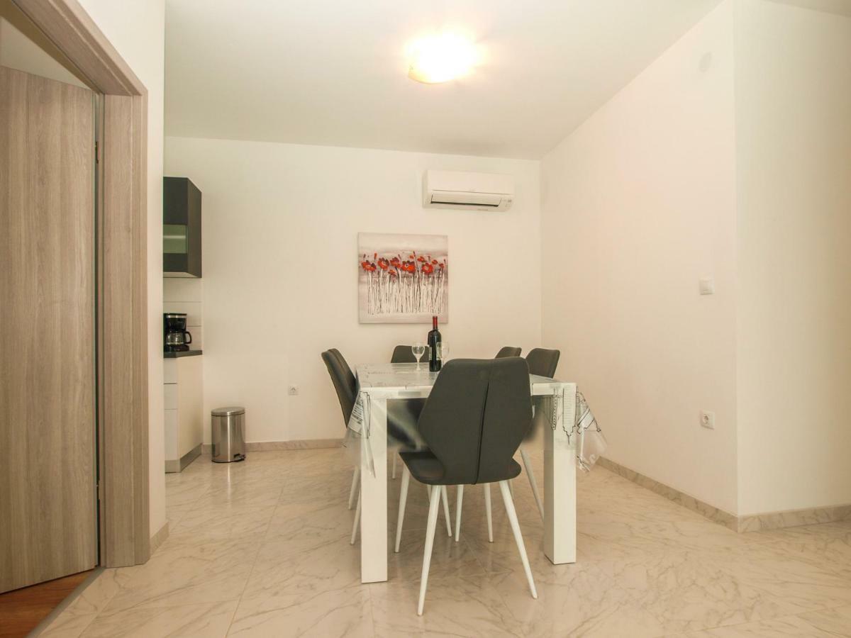 4 Stars Apartments-Pikula Fažana Esterno foto