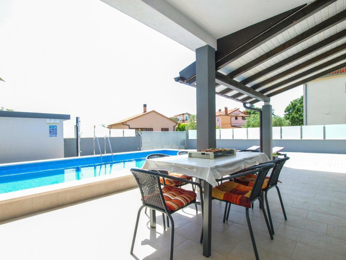 4 Stars Apartments-Pikula Fažana Esterno foto