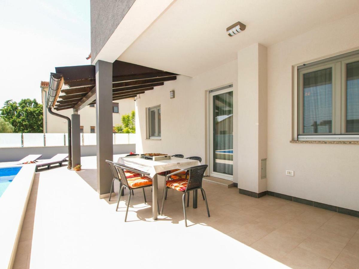 4 Stars Apartments-Pikula Fažana Esterno foto