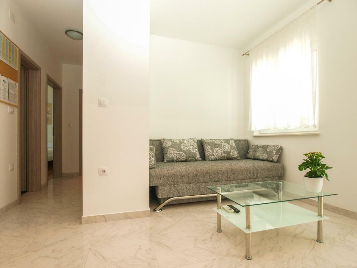 4 Stars Apartments-Pikula Fažana Esterno foto