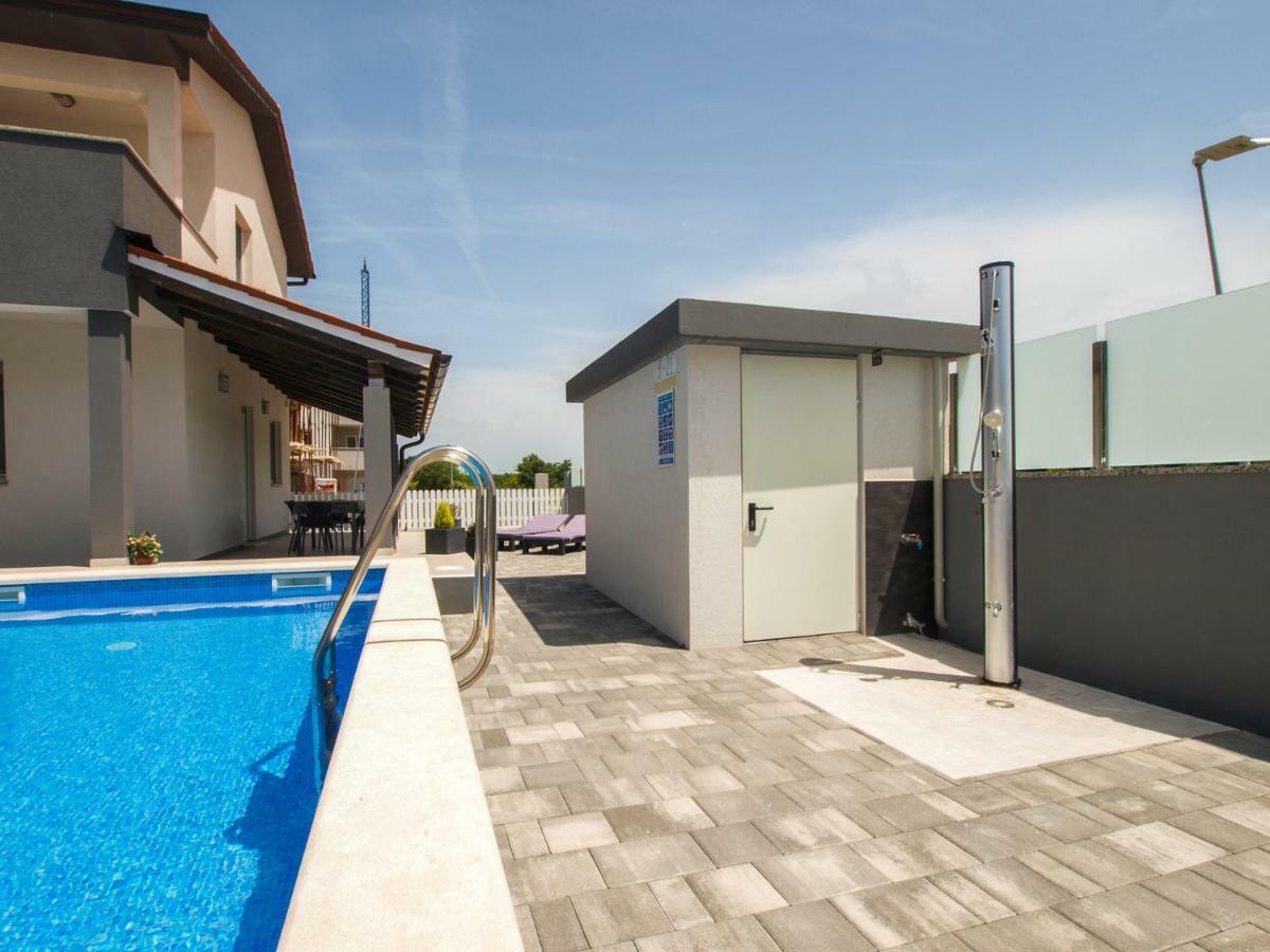 4 Stars Apartments-Pikula Fažana Esterno foto
