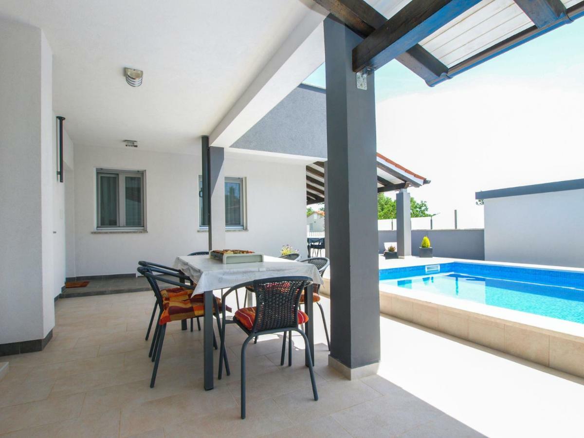 4 Stars Apartments-Pikula Fažana Esterno foto