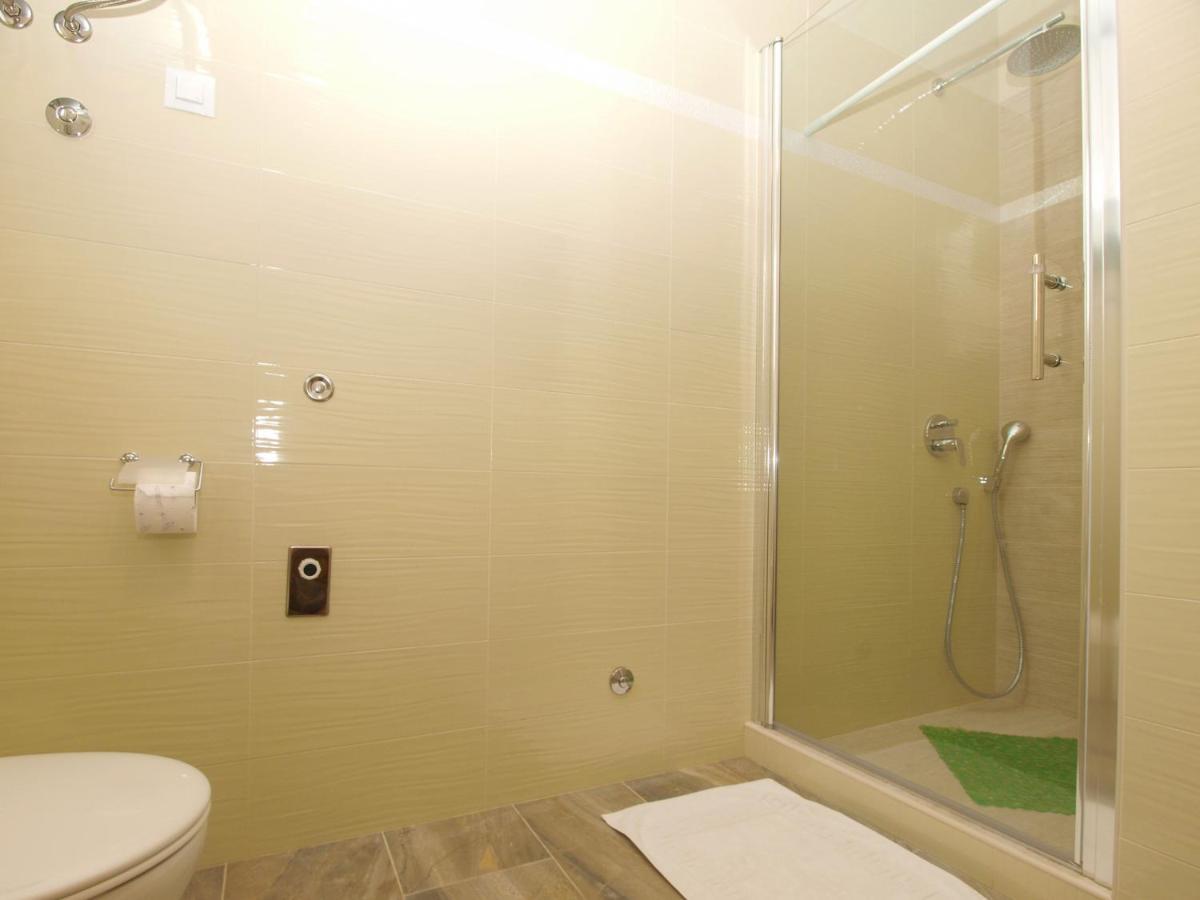 4 Stars Apartments-Pikula Fažana Esterno foto
